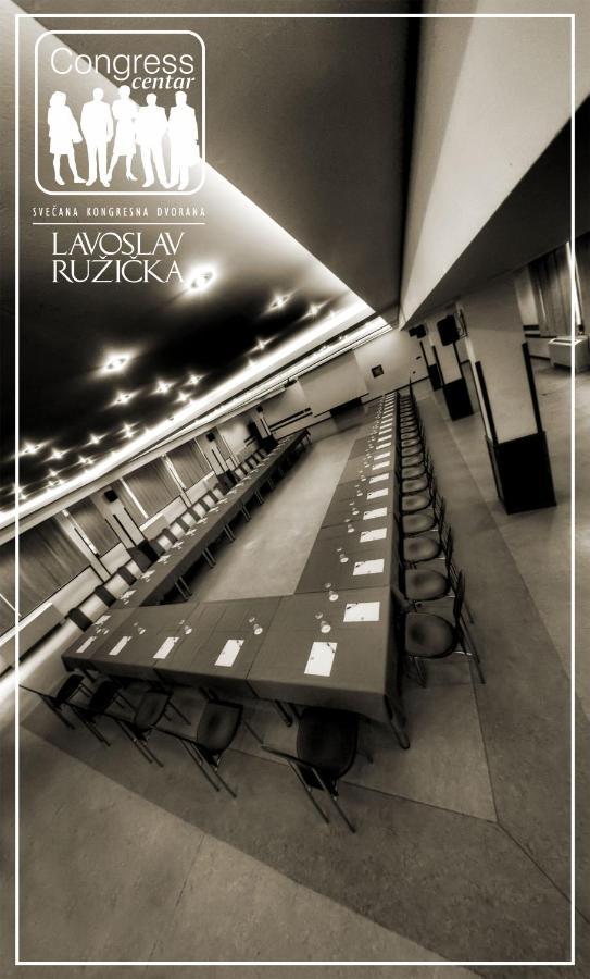 Hotel Lav 부코바르 외부 사진