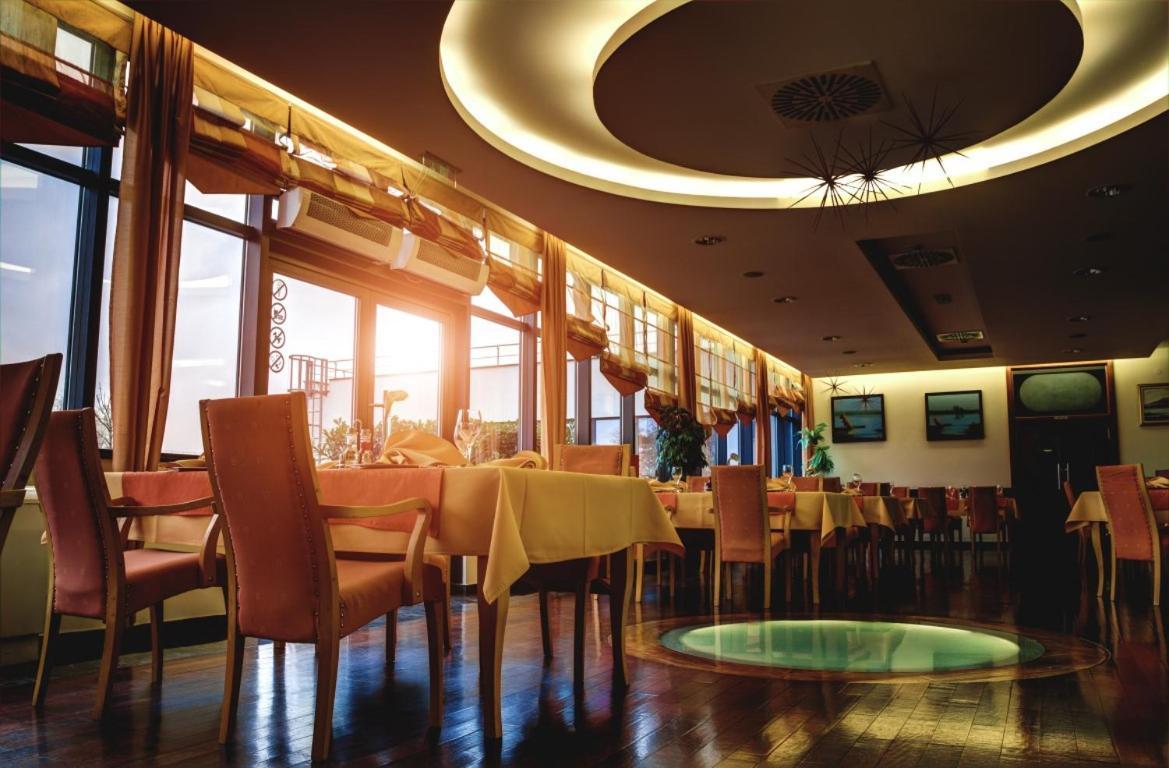 Hotel Lav 부코바르 외부 사진